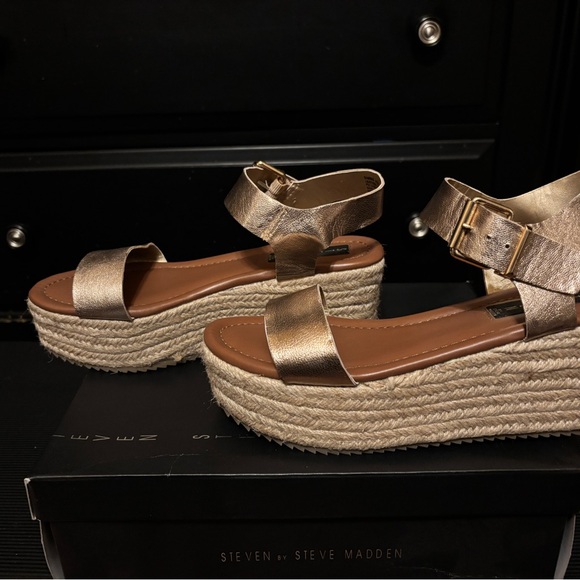 Steve Madden Shoes - Steve Madden Metallic Gold Wedge Sandals